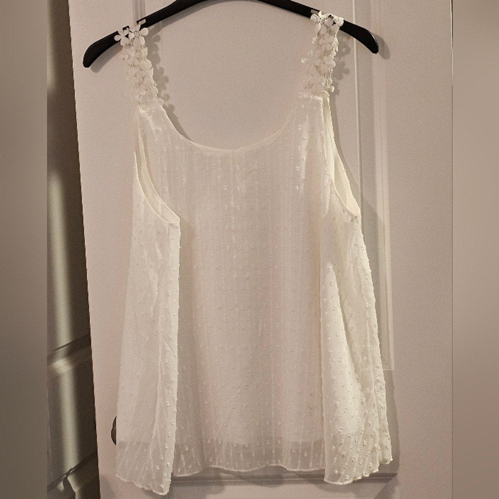 Elegant White Sleeveless Top Sz XL